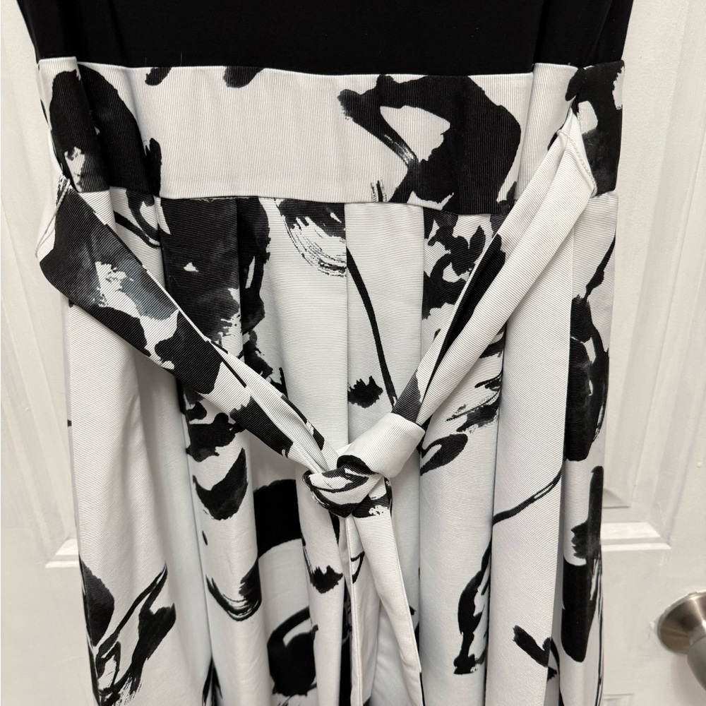 Ralph Lauren Black and White Floral Skirt Scoop Neck Gown Size 12 RETAIL $325 - Picture 3 of 16